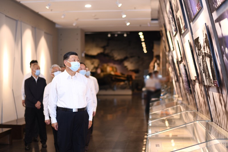 2022年8月16日至17日，中共中央總書記、國家主席、中央軍委主席習近平在遼寧考察。這是16日下午，習近平在錦州市考察遼沈戰(zhàn)役紀念館。 新華社記者 燕雁 攝