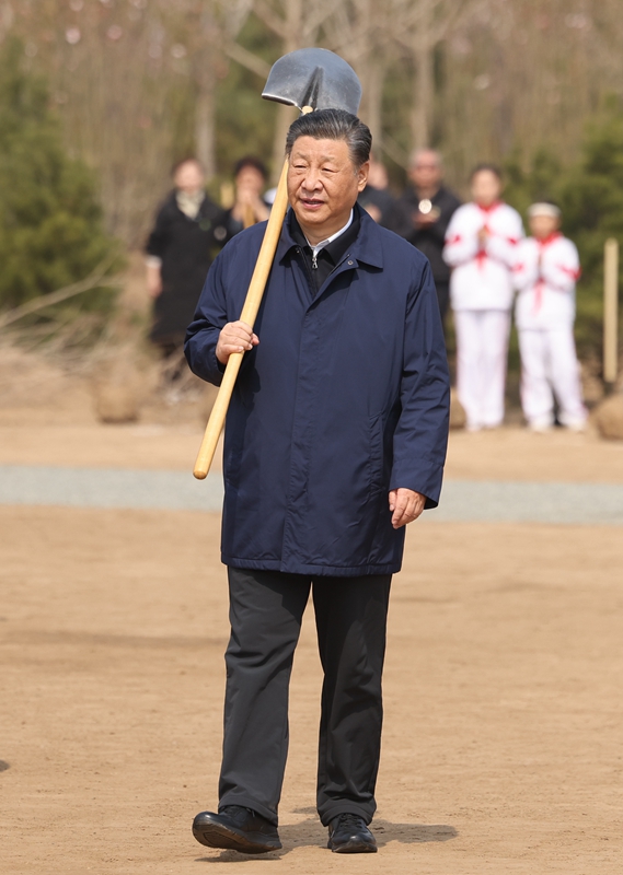 2024年4月3日，習(xí)近平總書(shū)記來(lái)到北京市通州區(qū)潞城鎮(zhèn)參加首都義務(wù)植樹(shù)活動(dòng)。