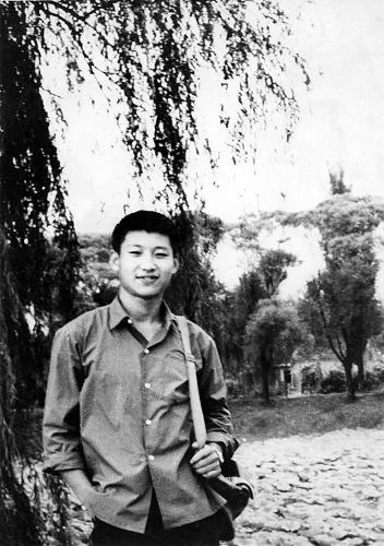 這是1972年，插隊(duì)回京探親時(shí)的習(xí)近平。